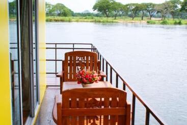 بنسيون Tara Raft