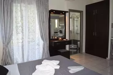 آپارتمان‌های توریست‌ها Shine Studios