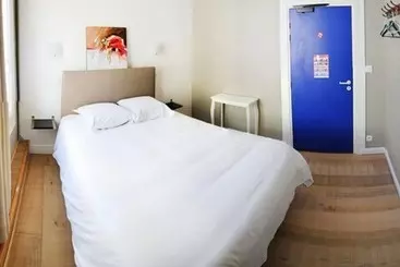 Отель De France