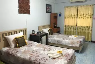 Baandin Resort And Restaurant