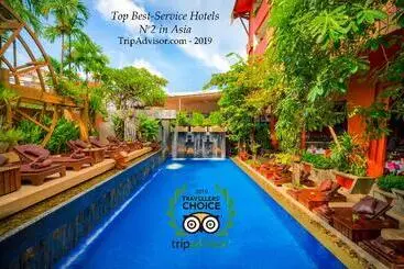 هتل Golden Temple Residence