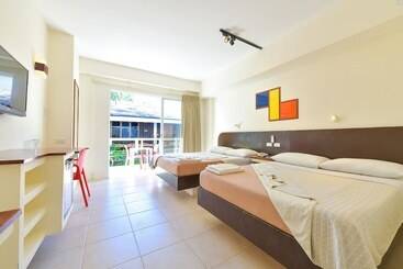 Hotel Signature Boracay South Beach