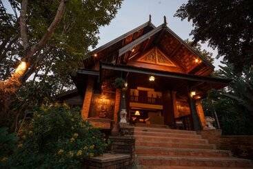 관광객 아파트 Vanā Som