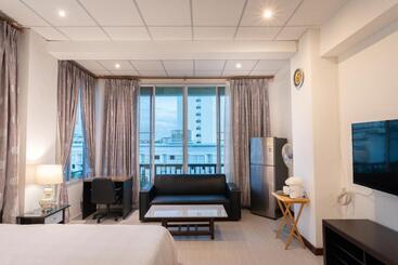 پانسیون Chiang Mai Mansion