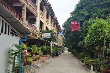 Vandrarhem Coconut House Resort