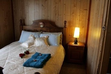 一軒屋 A Settler's Cottage