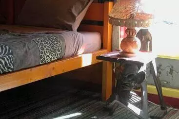 Schronisko Global Village Travellers Lodge