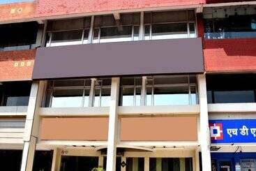 Отель Oyo Premium Sector 43 B