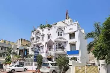 هتل Oyo Rooms Raja Park Lbs College