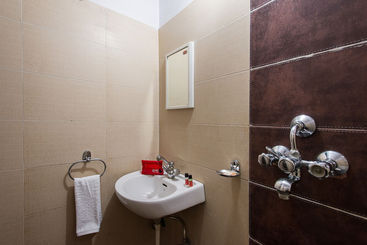 Hotel Oyo Rooms Sindhi Camp Metro Station 2