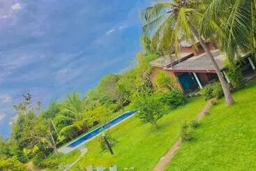 هتل Serenity Lake Resort Yala