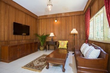 관광객 아파트 Baan Khun Nang Colonial Residence