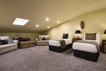 Hotel Jamala Wildlife Lodge