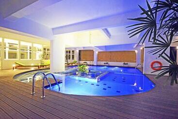 Ocean Edge Suites & Hotel Colombo