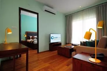 Ocean Edge Suites & Hotel Colombo