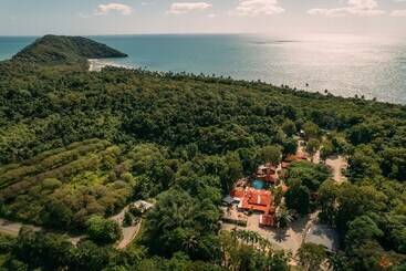 בית מלון כפרי Pks Jungle Village