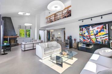 The White Villa At Sani