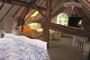 ベッドアンドブレックファースト Wollaston Lodge