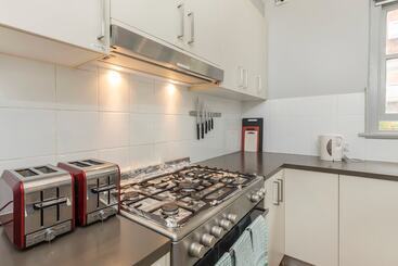 فندق Dalziel Lodge