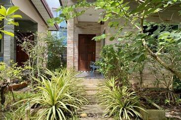 בית מלון כפרי Canal Resort