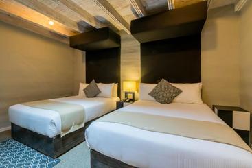 Отель Damiana Boutique