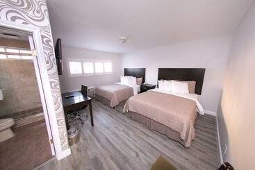 هتل Metropolitan Inn & Suites