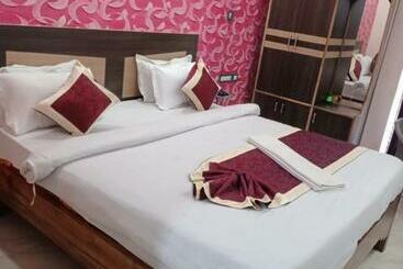 Hotel Puri Inn Puri Near Sea Beach Prime Location With Fully Decorated Room Lift & Parking Facilities