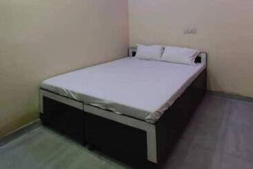 O G Hotel Happy Home