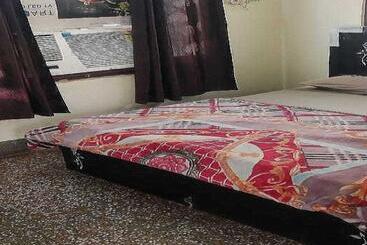 O G Hotel Happy Home