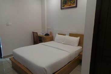 Hotel Saas Residency