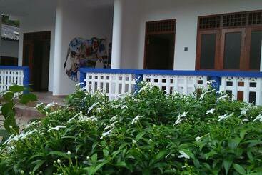 پانسیون Charith Home Stay