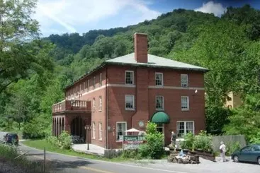 Bed and Breakfast Elkhorn Inn & Theatre