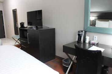 فندق Holiday Inn Express Shawnee, An Ihg