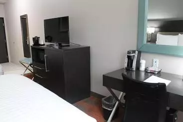 בית מלון כפרי Holiday Inn Express Shawnee, An Ihg