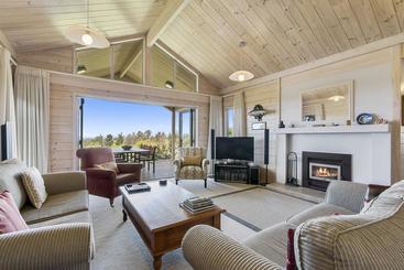 Отель Kaimai Country Lodge