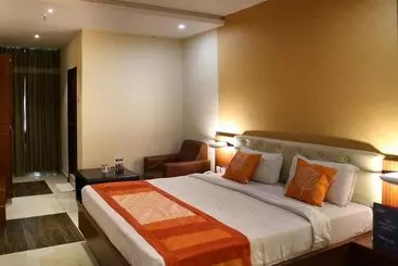 Hotelli Oyo Premium Ramavarappadu Ring Road