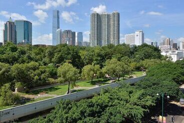 هتل Strawberry Guest House