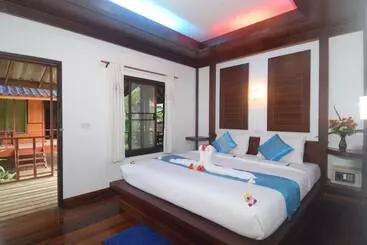 Lanta Long Beach Hostel