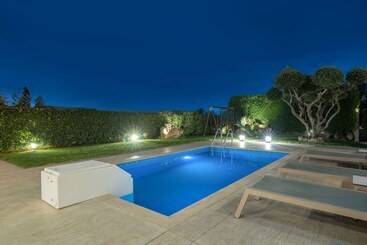 آپارتمانهای توریستها Vatia Villas