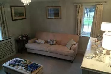 Bed and Breakfast Cleaver Cottage