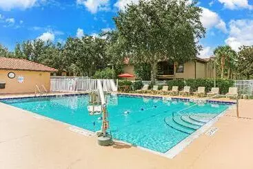 ホテル Alhambra Villas