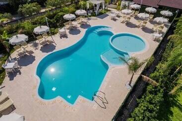 酒店 Blu Tropical Resort