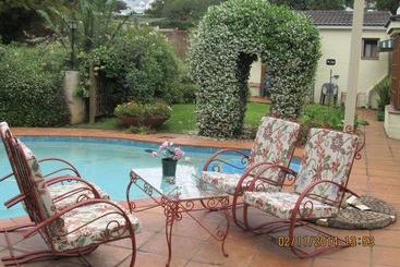 Пансион The Jays Guest House