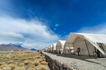 בית מלון כפרי Blue Waves Camps Lake View Pangong