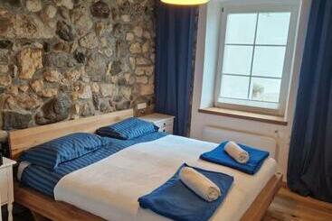 پانسیون Sobe Lotrist