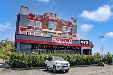 Collection O Hotel Pachratna