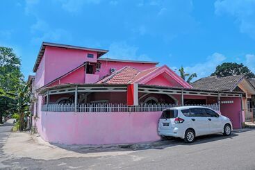 هتل Oyo 92598 Sulthan Homestay Syariah 3