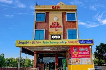 Collection O Rj14 Hotel Sanwariya & Resturant