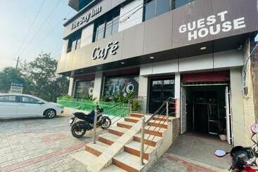 膳宿费 The Bay Inn