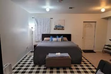 تختخواب و صبحانه Daphy Open Loft